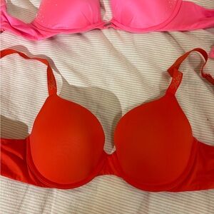 VICTORIA SECRET Bold Red Bra